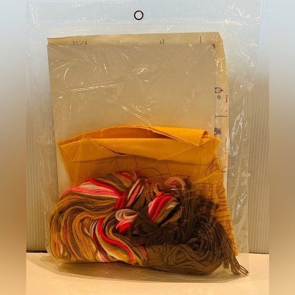 LAURA Vintage Stitchery Kit “Add One Smile Each Day” NEW - Picture 2 of 4